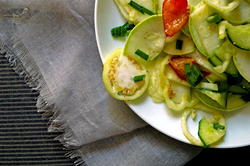 Nini und ihre Freunde ZucchiniPaprikaMirabellenSalat