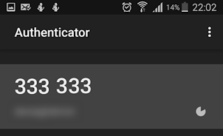 Screen z ekranu telefonu z kodem wygenerowanym przez aplikację Google Authenticator