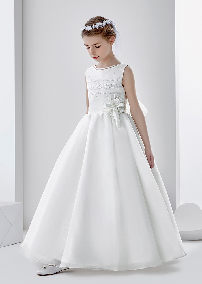 Everything that Clicks: Beautiful communion dresses
