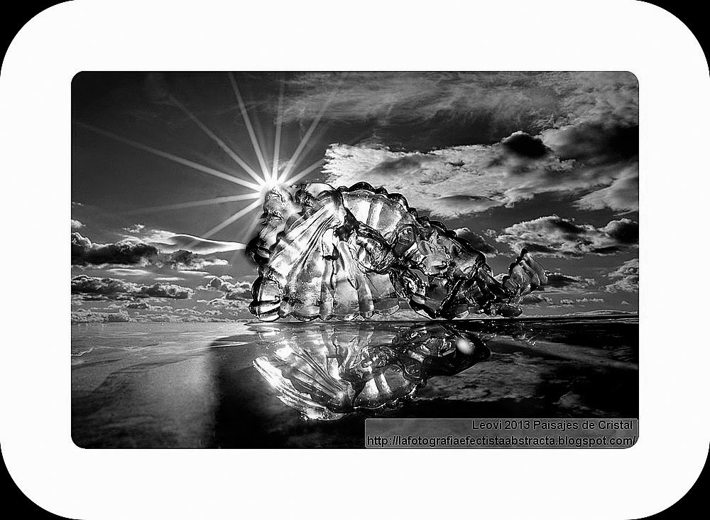 Abstract Photo 3160 Crystal Landscape 161 She moves into a paradise without day and without night - Ella se mueve en un paraiso sin día y sin noche Abstract Photo 3160 Crystal Landscape 161 She moves into a paradise without day and without night - Ella se mueve en un paraiso sin día y sin noche