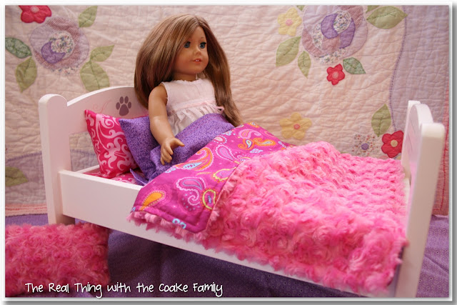 Free American Girl Doll bedding pattern. Sewing pattern very simple and will easily re-size for any doll bed. Free American Girl Doll bedding pattern. Sewing pattern very simple and will easily re-size for any doll bed.