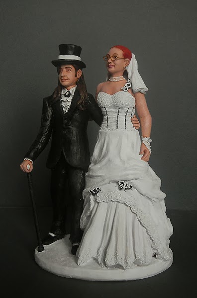 topper cake statuine sposi personalizzate gotici fiori vestito sposa orme magiche