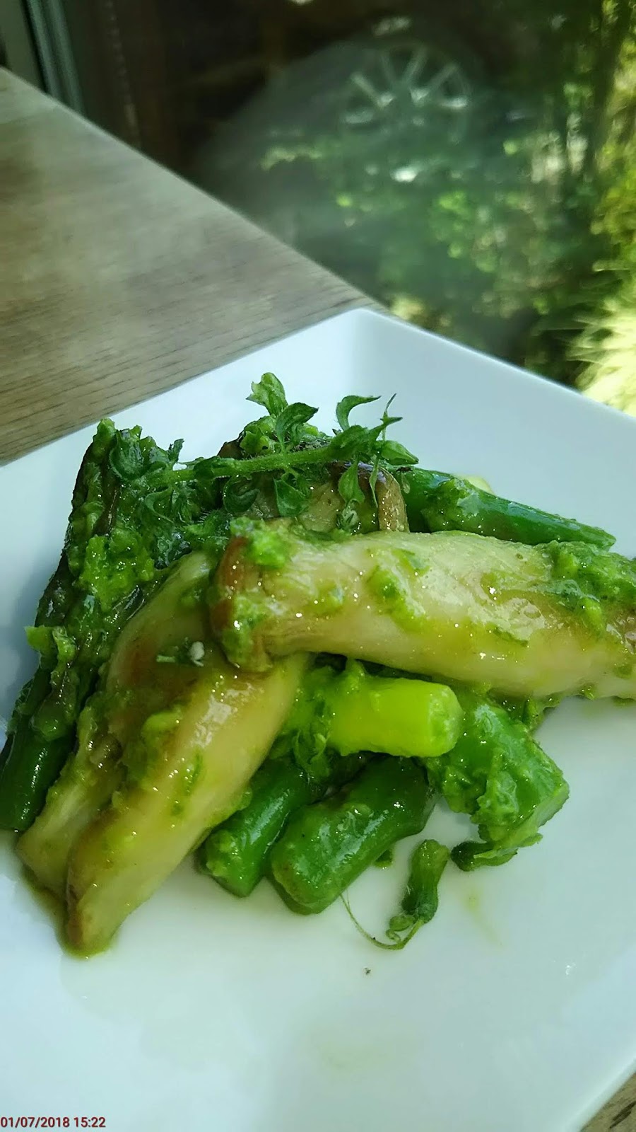 Fujinomiya walking Eringi and asparagus with chinese negi souse.