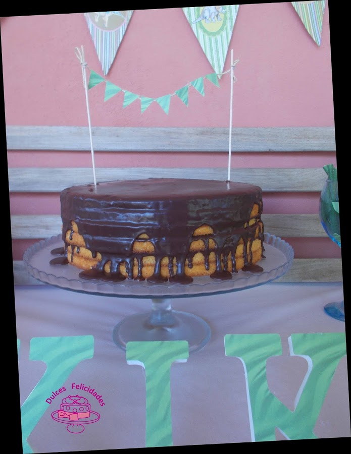 Drip cake dinosaurios
