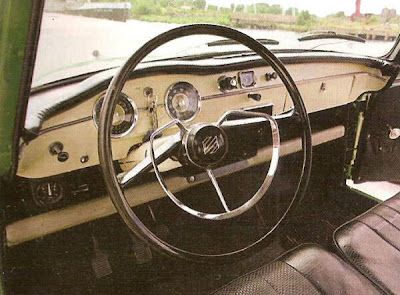 Gambar steering dan dashboard (papan muka) kereta klasik Siam de Tella 1500
