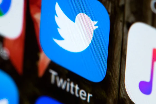 Twitter brings back tweet source labels for mobile users