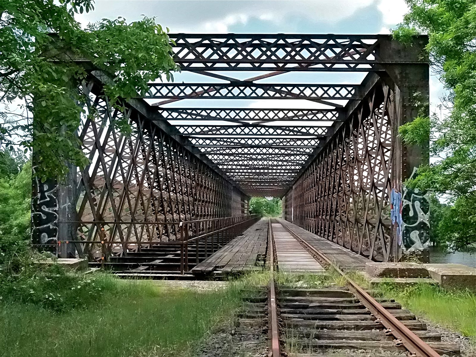 garon113 le pont de chemin de fer ANGERS
