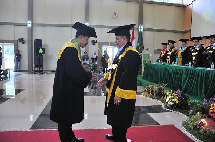 Berbekal Ilmu Jurnalistik, Kabid Dikdasmen LP Ma'arif NU Jateng Raih Profesor di Usia Muda