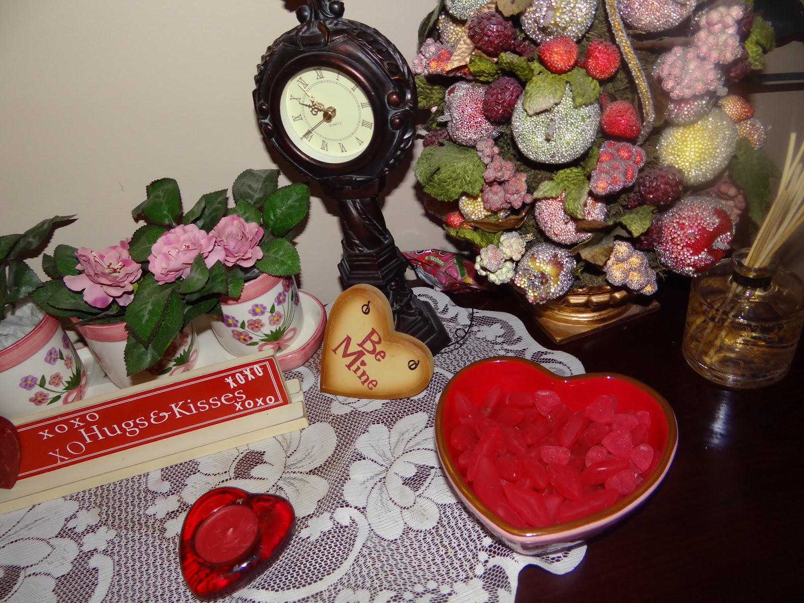 Pattie's Place: Valentines Decorations are Done