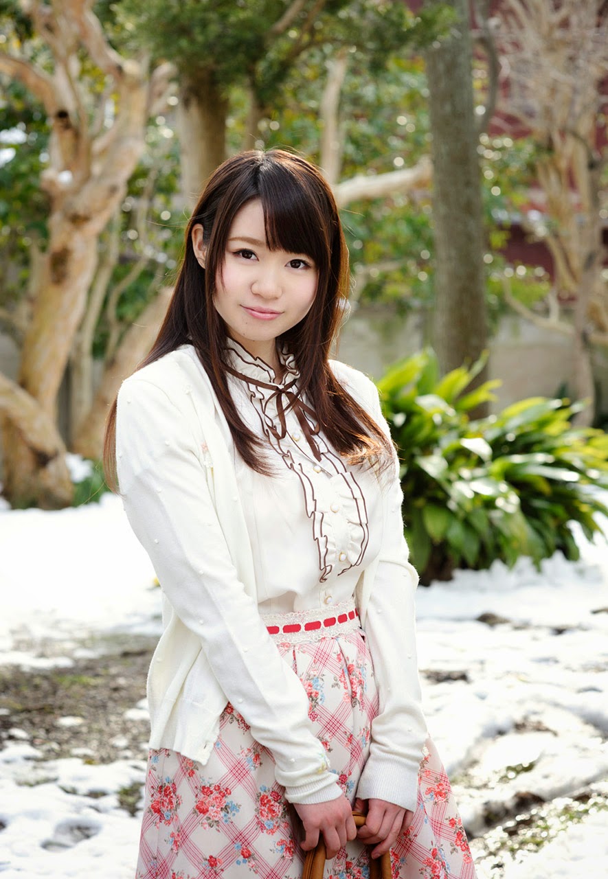 Foto Model Hot Aika Yumeno - Agen Judi Poker dan Domino Online Terbaik