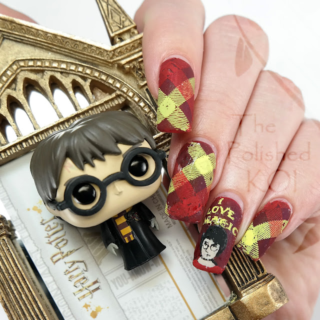 Harry Potter Gryffindor Nail Art