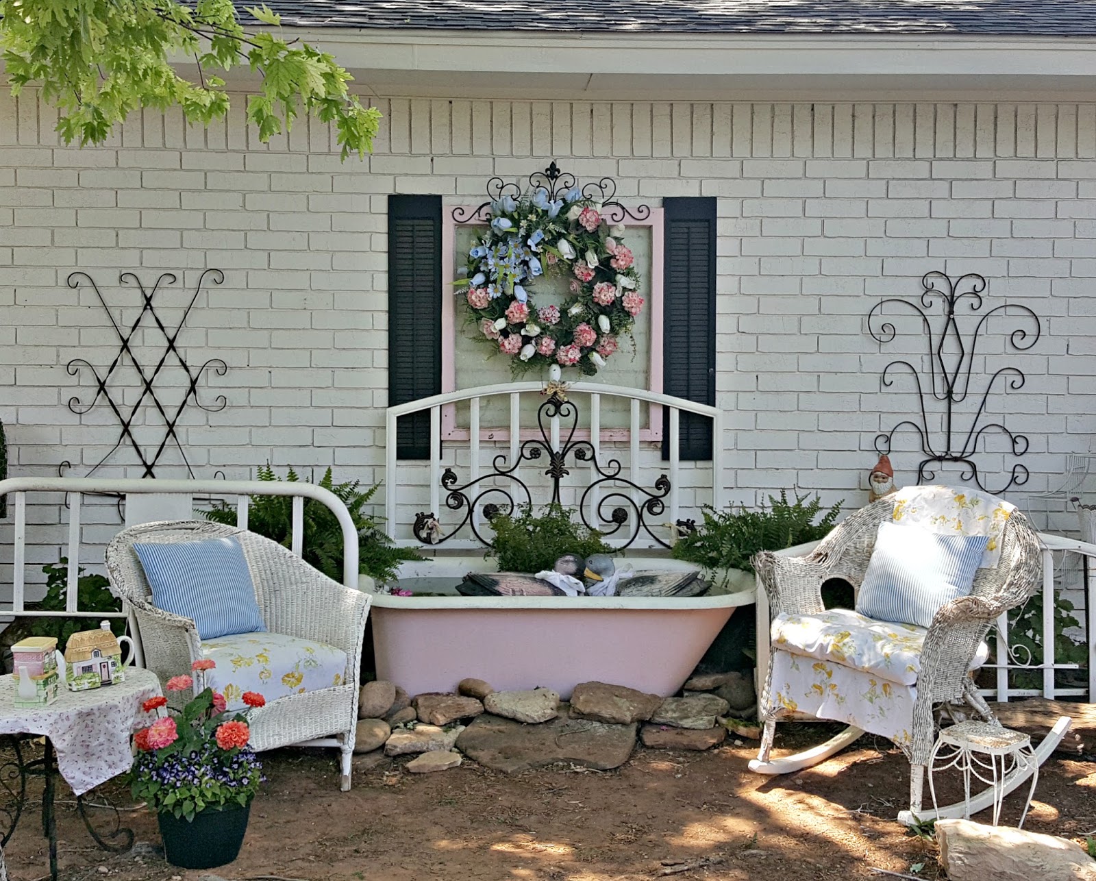 Penny's Vintage Home Bathtub Duck Pond