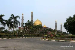 masjid kubah emas depok