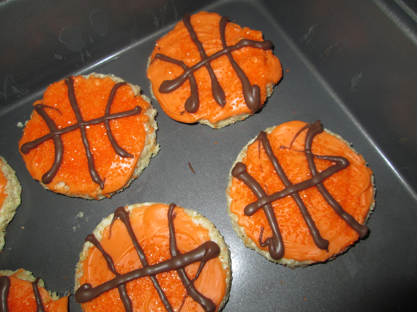 roommom27: Basketball Rice Crispy Treats For the Basketball Team