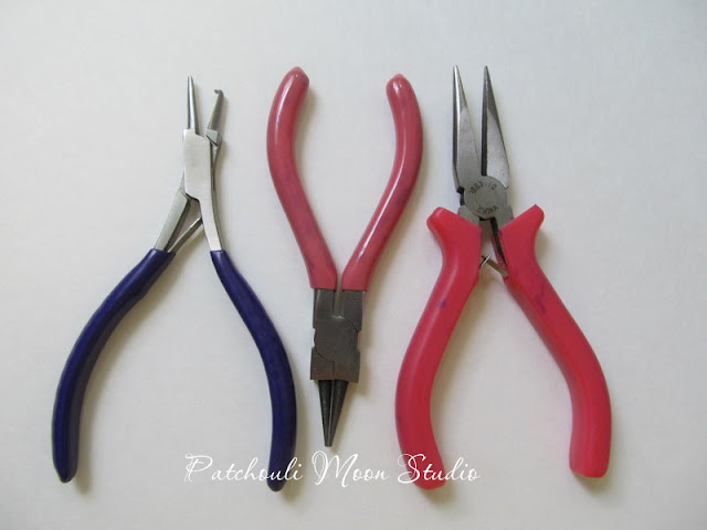 Patchouli Moon Studio~ Tutorial for Making a Zipper Pull With Beads & a Charm