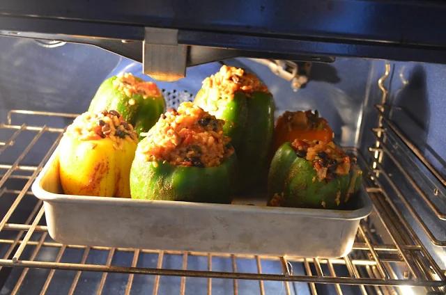 Chicken-Fajita-Stuffed-Bell-Peppers-Bake.jpg