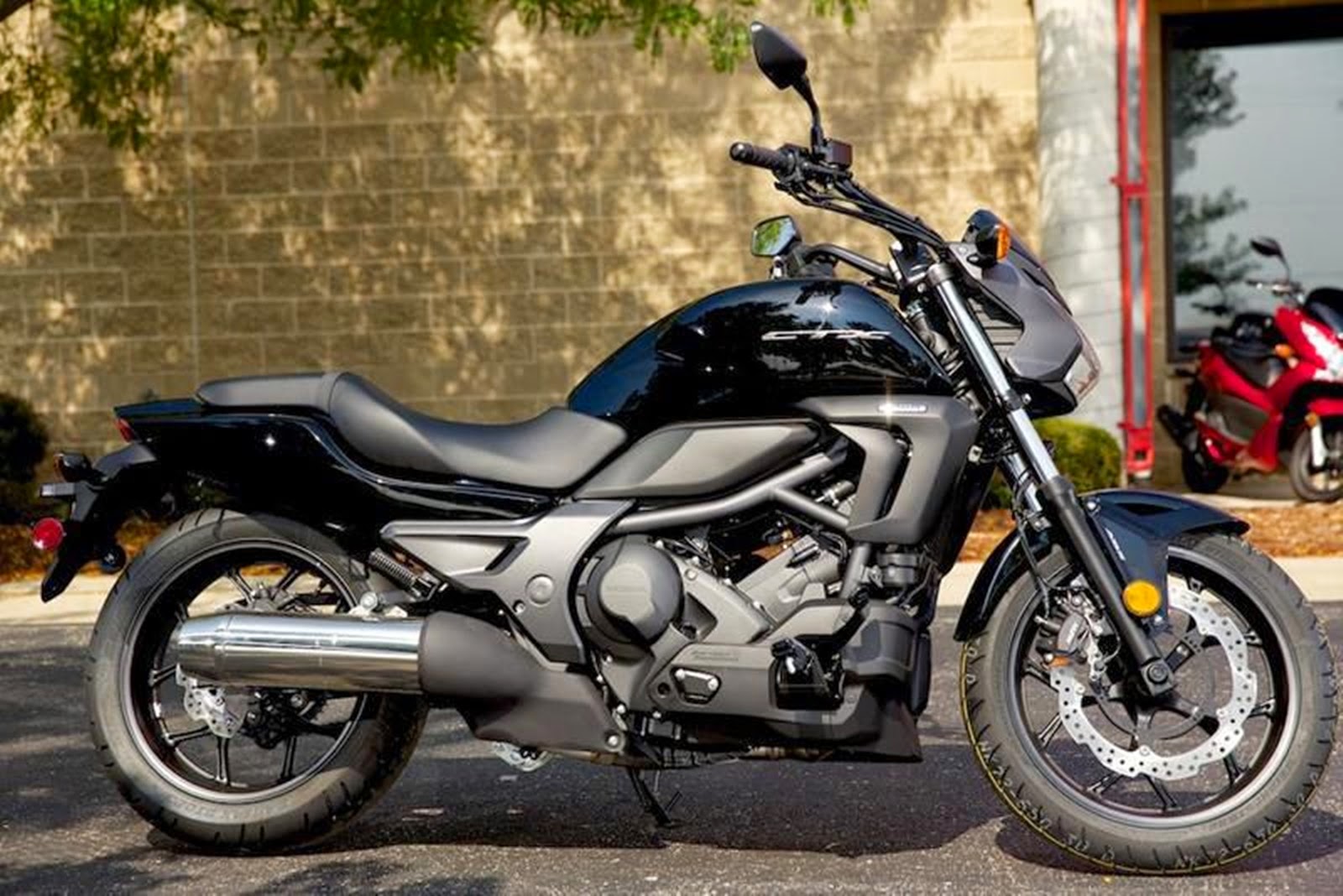 New Motorcycle: 2014 Honda Ctx700n DCT ABS Review and Specs