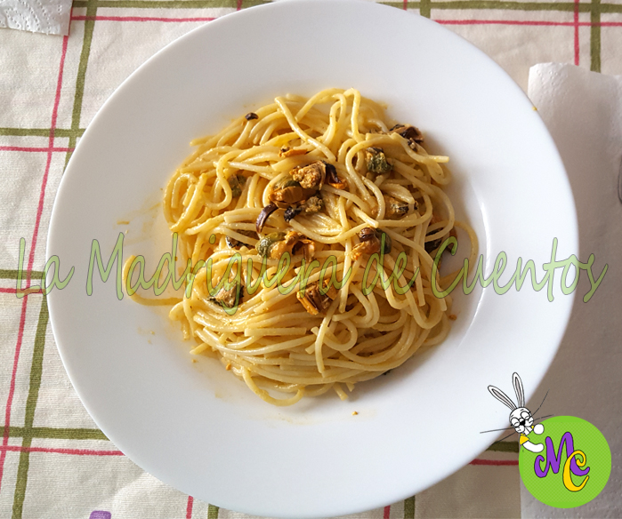 Hoy para comer tenemos: espaguetis con salsa de mejillones ~ La Madriguera  de Cuentos