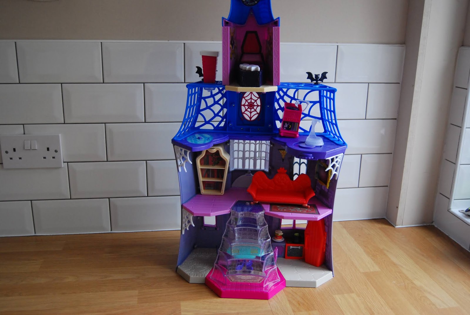 vampirina scare b & b