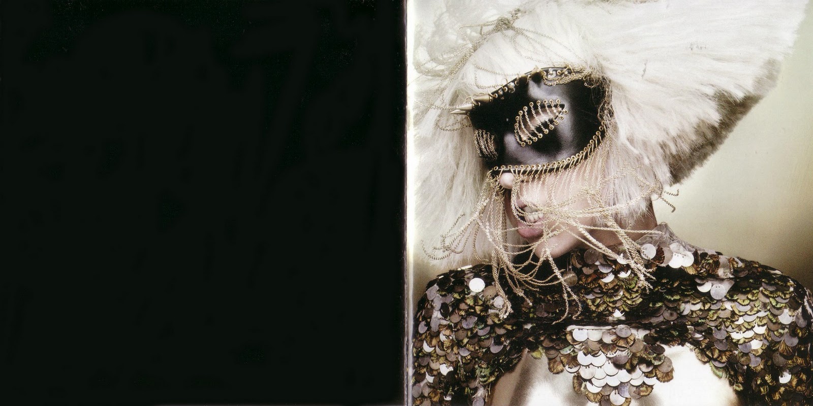 Lady+Gaga+-+The+Fame+Monster+-+Booklet+%