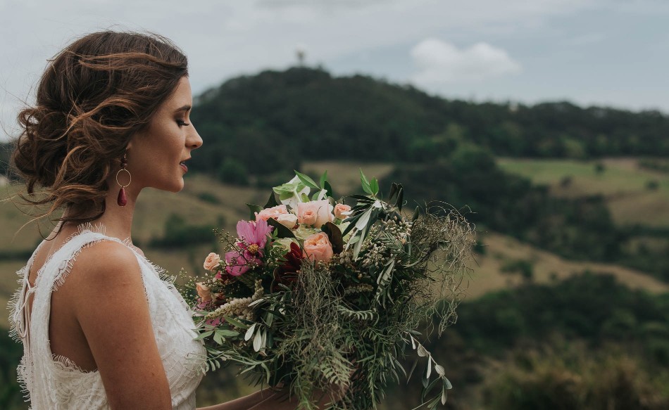 GOLD COAST BRIDAL HAIR SPECIALIST WEDDING HAIRSTYLIST BYRON BAY FEATHER AND FINCH PHOTOGRAPHY
