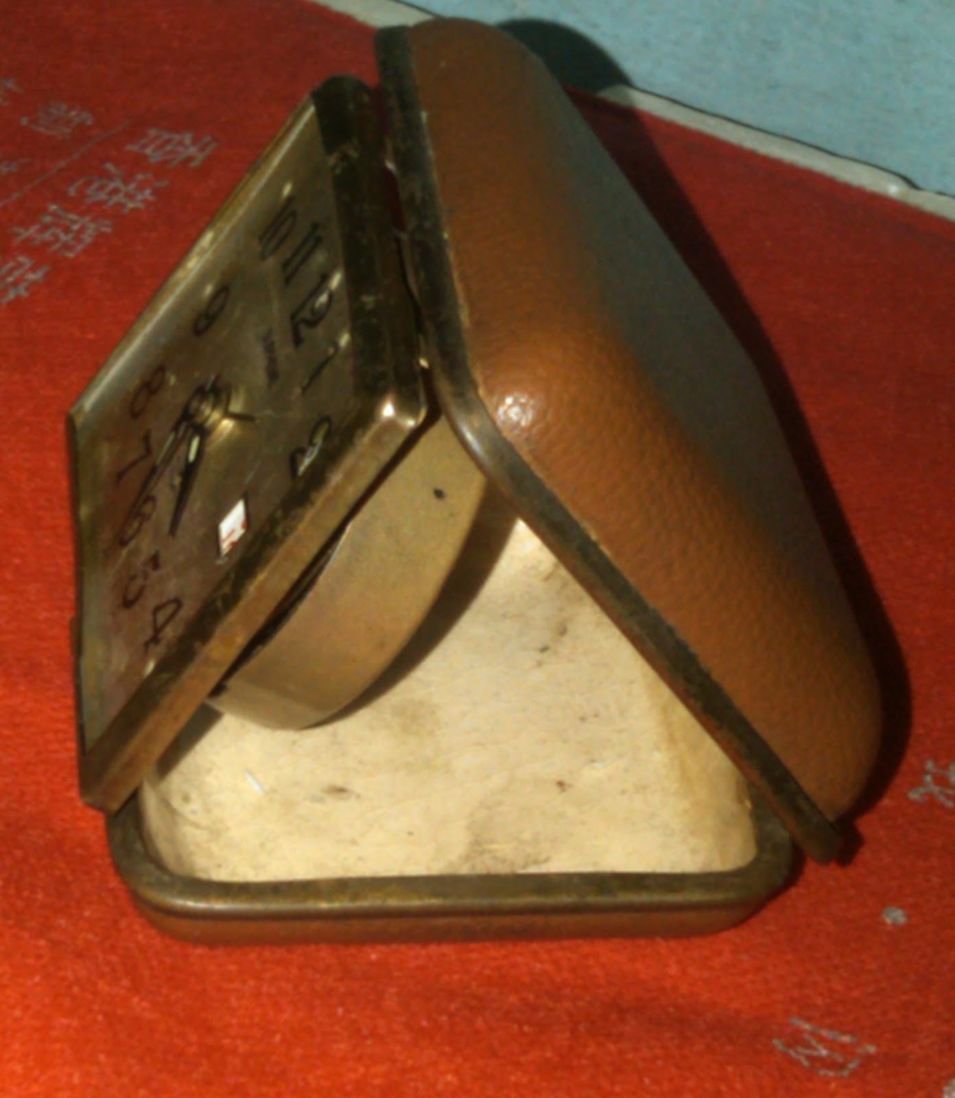 Toko Barang Bekas-ku: Jam Flip Flop Supreme Mesin Kanibal