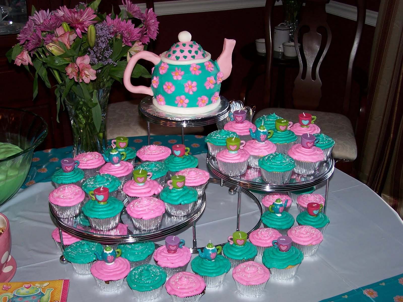 Heather Calvin Cakes: Tea Party Birthday