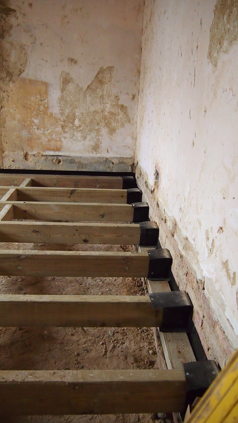 Suspended floor 2050 House