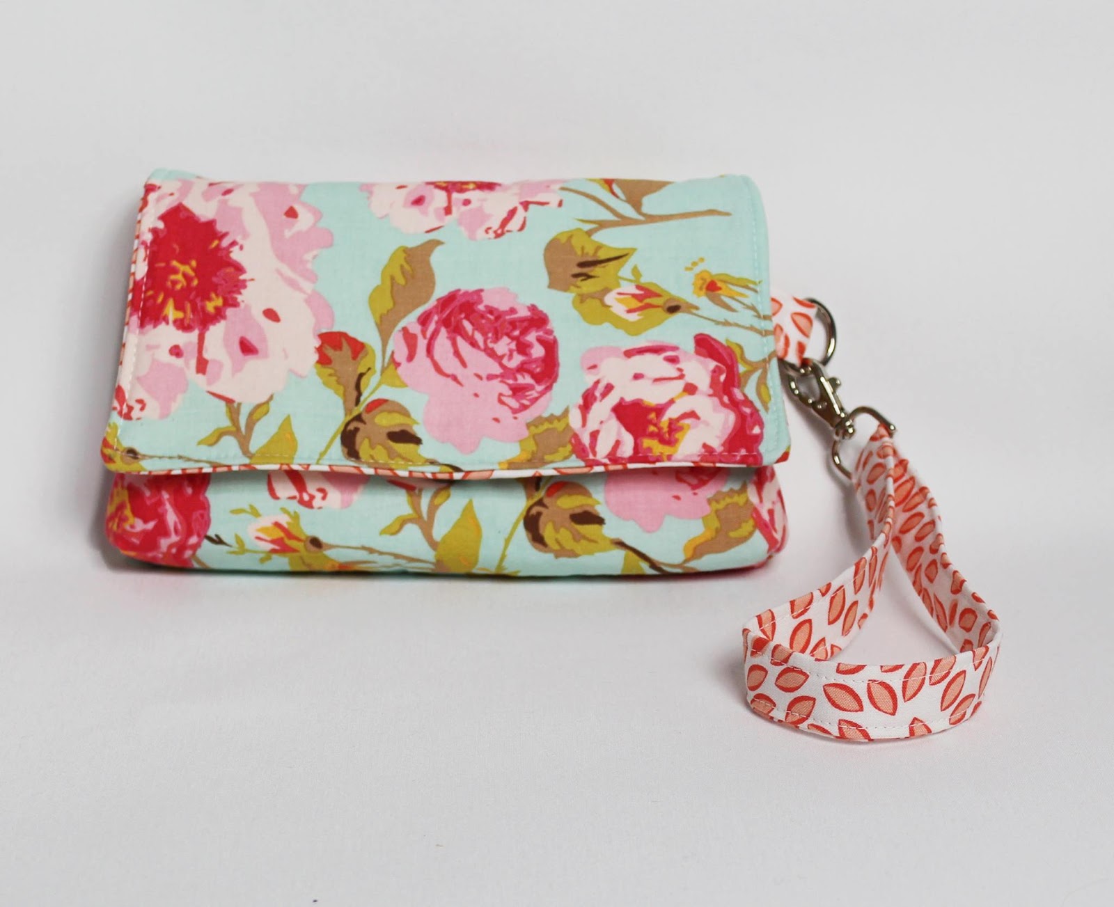 Tiger in a Tornado: Another Great Sew Along! (Kiss Clutch Sew Along)