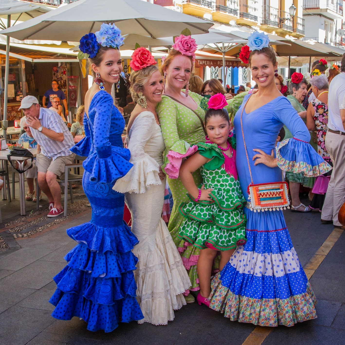 Carrousel Flores Farolillos Y Volantes Feria De Ronda 2014 carrousel-flores-farolillos-y-volantes-feria-de-ronda-2014