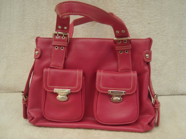 FIZZLE FASHIONS: Gorgeous Pelle Studio handbags