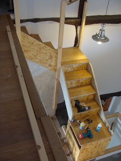 Andocarpinteando : Escalera al desván.