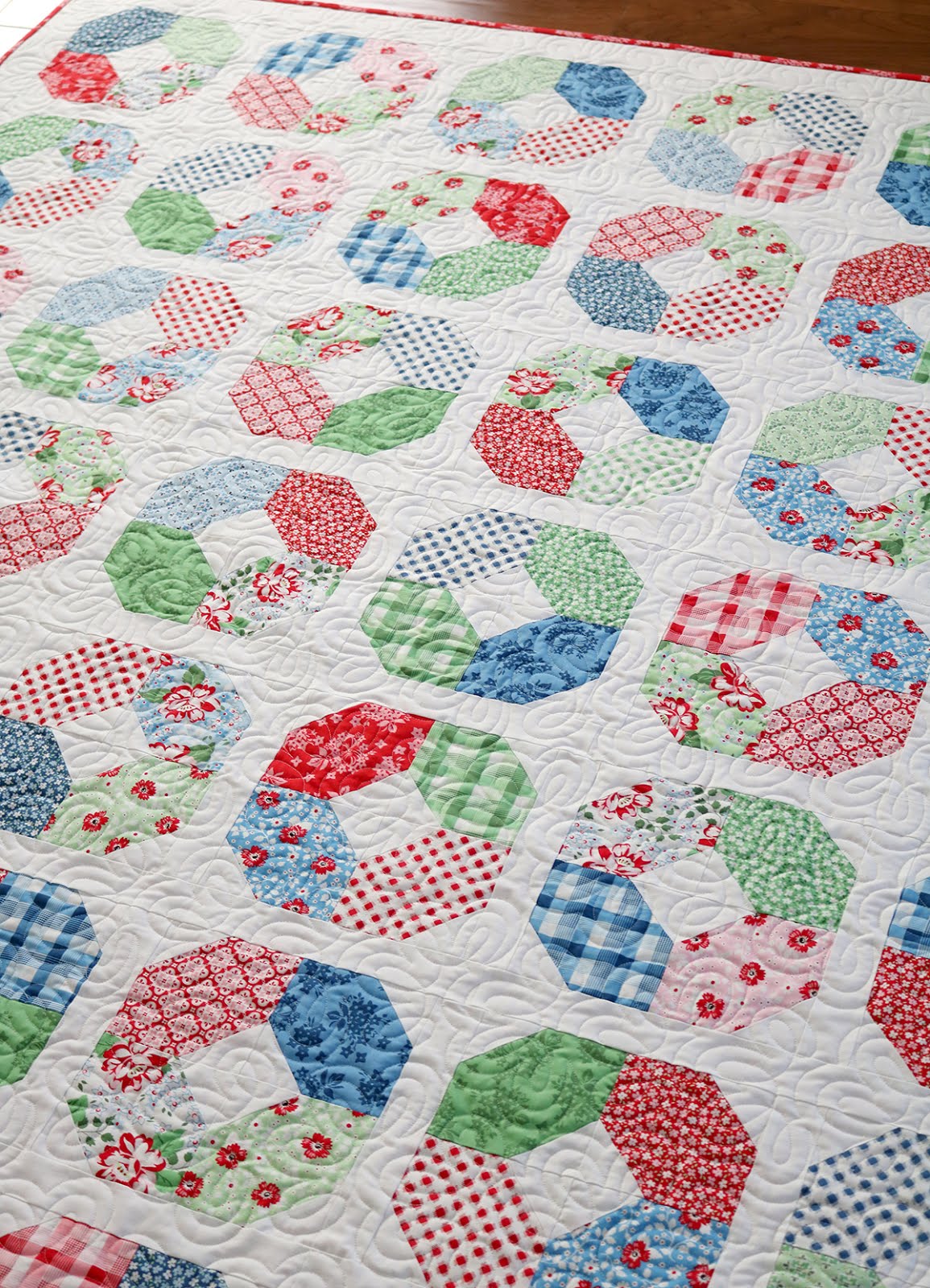 a-bright-corner-a-pretty-quilt-finish-may-belle-fabric