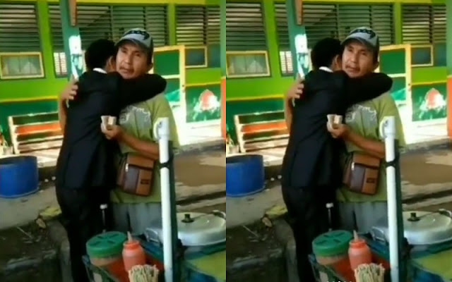 Bikin Baper, Viral Pria Peluk Ayah saat Jualan Somay Usai Lulus Ujian Bikin Baper, Viral Pria Peluk Ayah saat Jualan Somay Usai Lulus Ujian