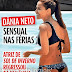 Dânia Neto em bikini na praia