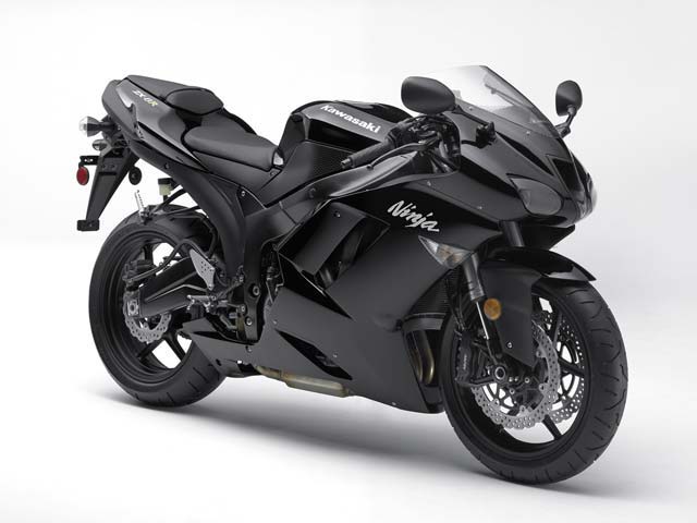 Yamaha Mitot: Kawasaki Ninja is family. Equipped with 599 cc engine
