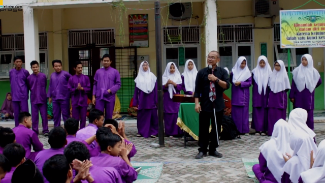 Siswa SMA Negeri 12 Pekanbaru, Siap Menjadi Literat yang Handal