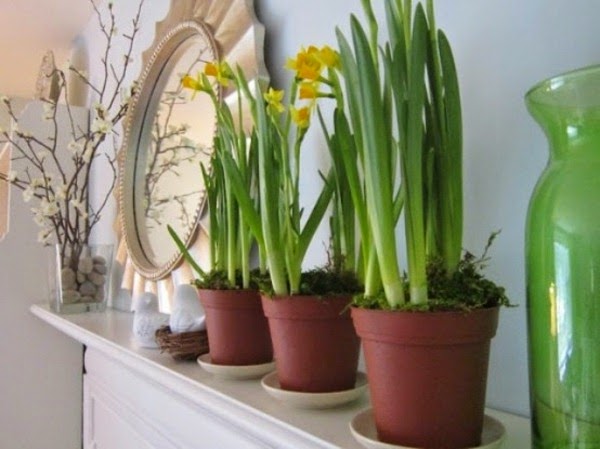 Spring decorations for the fireplace mantel