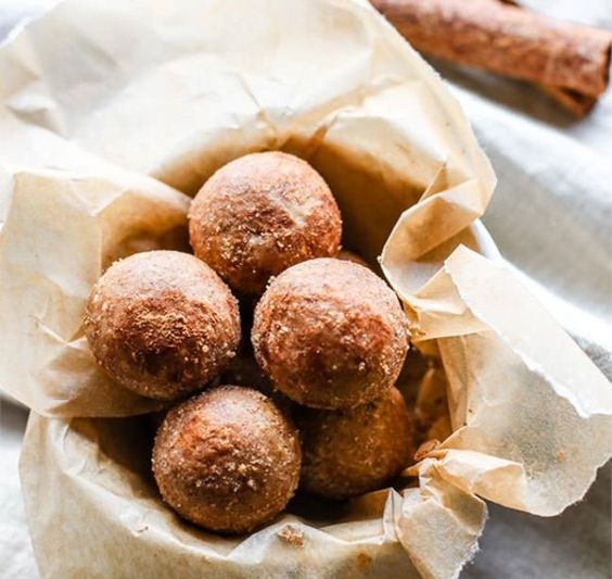 Cinnamon Vanilla Breakfast Protein Bites (No Bake, Vegan Friendly) Cinnamon Vanilla Breakfast Protein Bites (No Bake, Vegan Friendly)