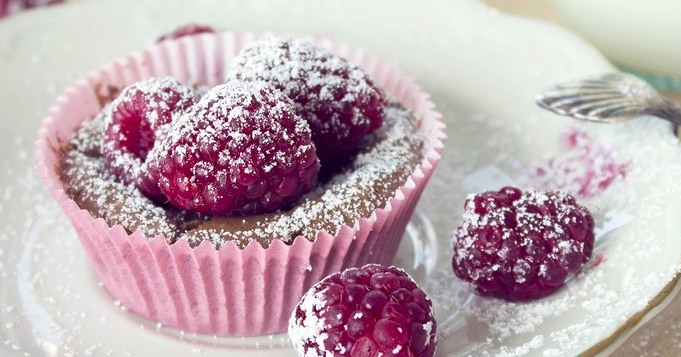 Rezepte für alle: Schokoladenmuffins mit Himbeeren