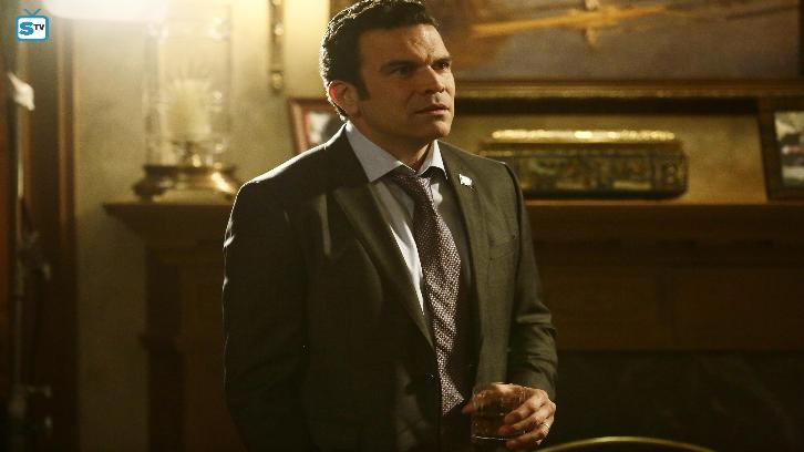 Films Et Séries Tv Avec Ricardo Antonio Chavira Jane The Virgin - Season 3 - Ricardo Chavira to Recur