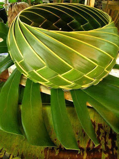 membuat mangkok dari daun kelapa
