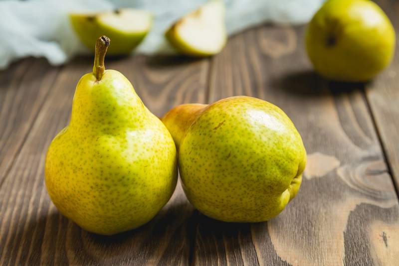 Roos Nature Fresh Bosc Pears Vs Bartlett Pears Which is the best kind?