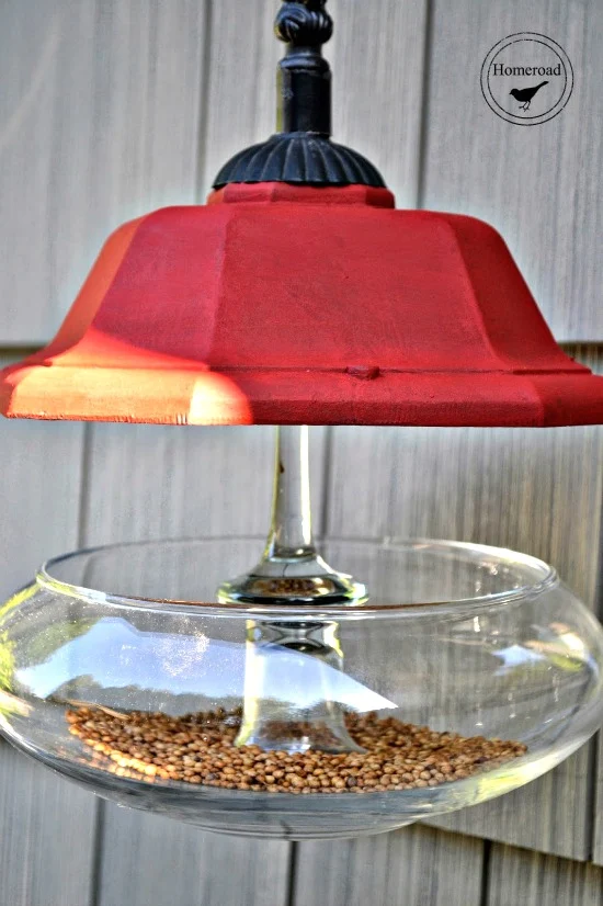 DIY Garden Bird Feeders www.homeroad.net