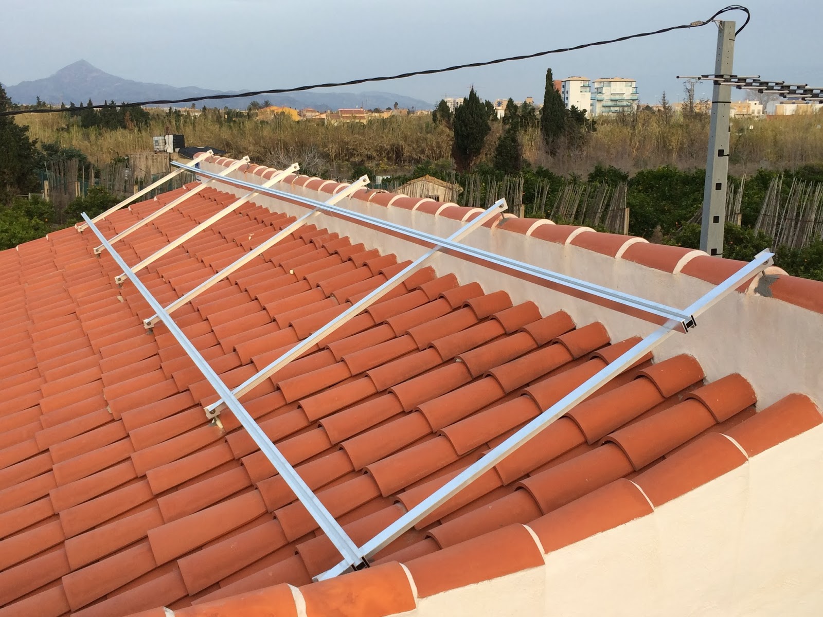 BATERIAS INDUSTRIALES GANDIA, S.L.: ESTRUCTURAS PARA MODULOS SOLARES.
