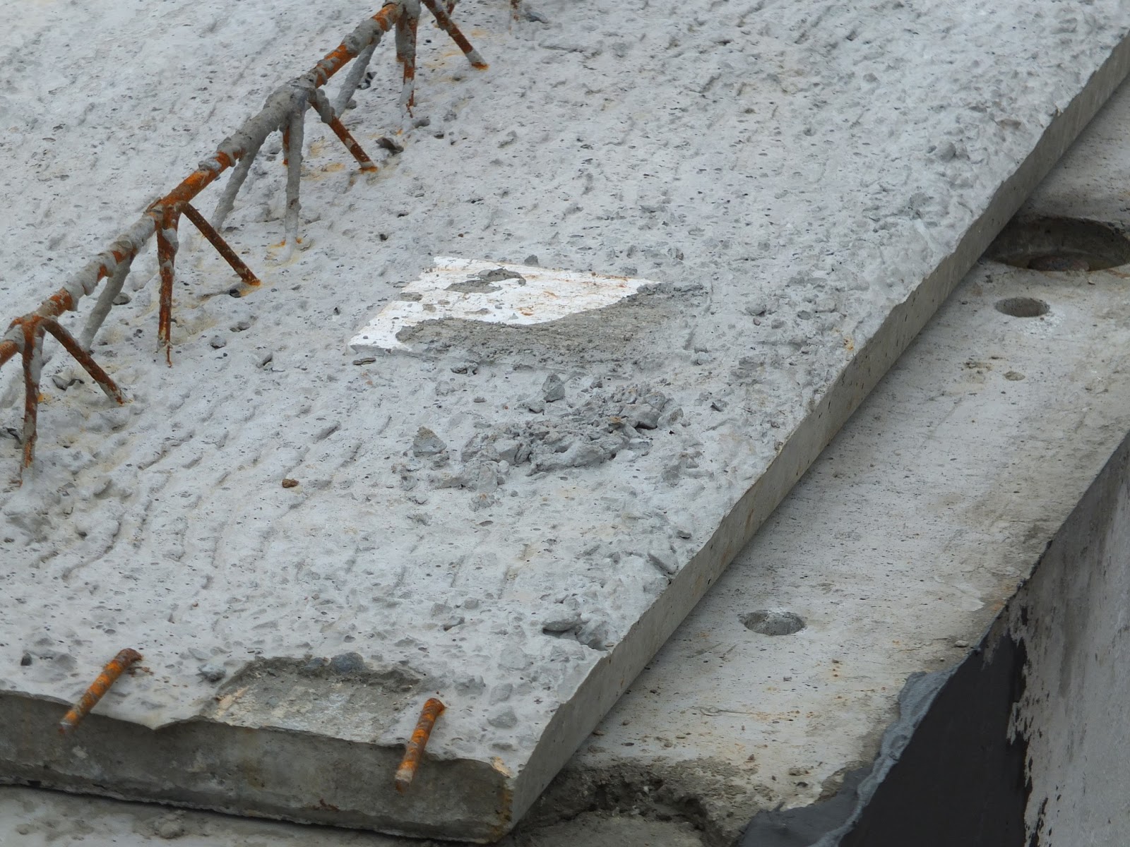 Bautagebuch Hassenroth: Keller Teil 3, Innenwände, Deckenelemente und