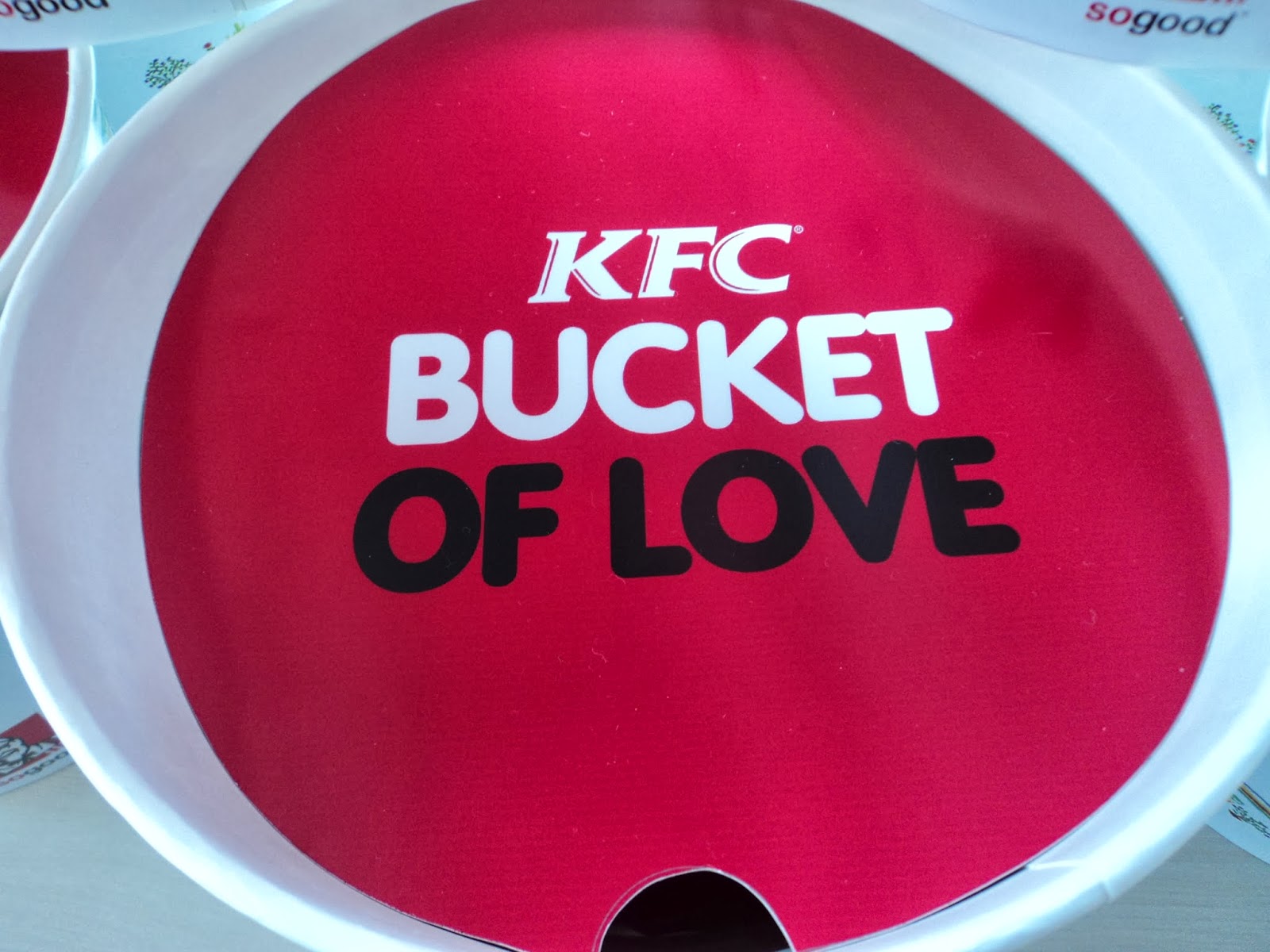 WITTY MOMSIE KFC BUCKETS OF LOVE