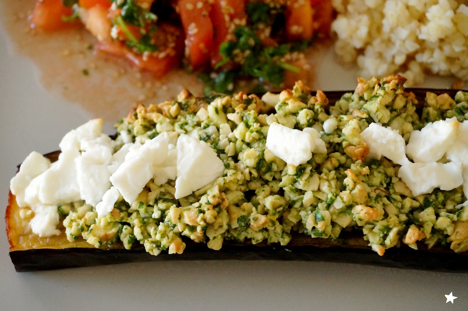 Farine d'étoiles Aubergines au pesto de cajou et à la feta (veggie)