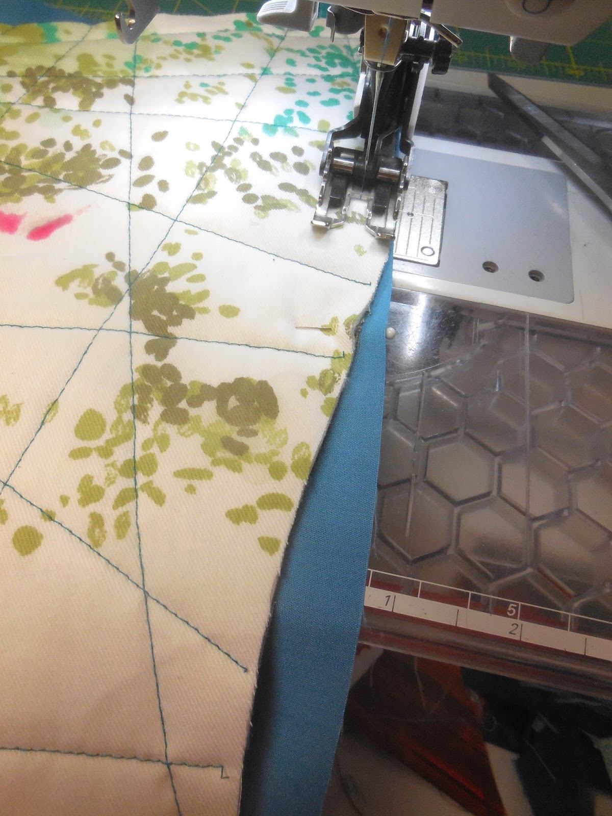 Art With a Needle Quiltmaking 101 facing your quilt with curved edges