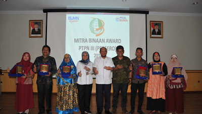 PTPN III (Persero) Berikan Penghargaan Kepada Mitra Binaan  dan Salurkan Dana Bina Lingkungan TW II   
